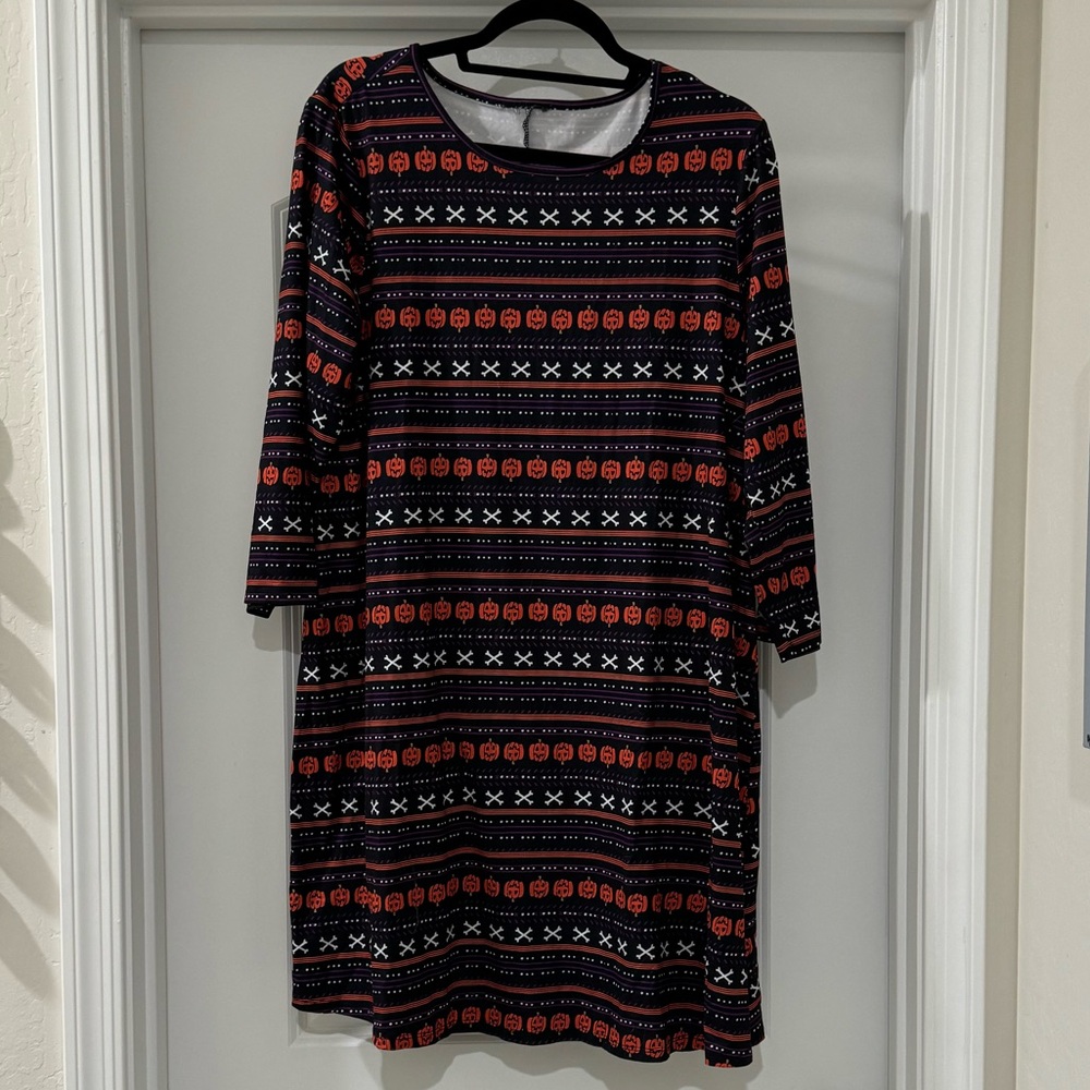 Like new. Halloween dress